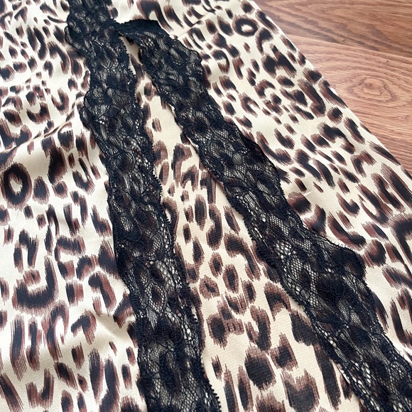 ✰ leopard print midi slip skirt ✰ - Picture 3 of 3